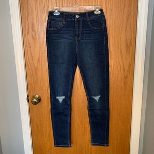NWT FOREVER 21 Distressed Skinny Jeans